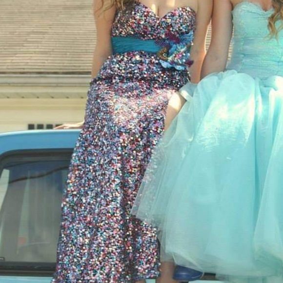 TONY BOWLS MULTI COLORED SEQUENCEDRESS - Picture 3 of 6
